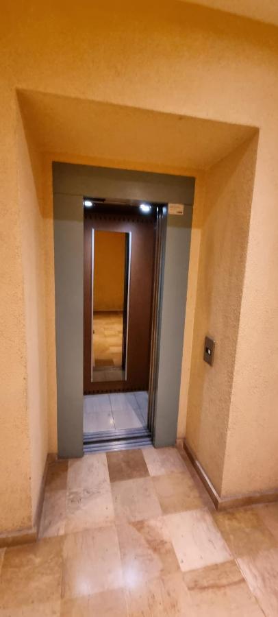 土伦Chambre D'Hotes Sde, Wc Prive Climatise Dans Loft 80M2 Espace Commun Avec Les Habitants Salon Et Cuisine公寓 外观 照片